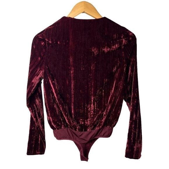 Good American Velvet Bodysuit Burgundy Size 0 Wrap V Neck Long Sleeve - Picture 5 of 9